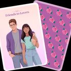 "Friends to Lovers". Illustration: Ein Paar, er umarmt sie, sie stehen entspannt. Rückseite mit Blumenmuster.