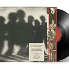 „AVERAGE WHITE BAND SOUL SEARCHING 50TH ANNIVERSARY“ auf Schallplattenhülle mit verschwommenen Silhouetten.