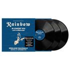 Text: „Rainbow In Concert 1976 Live in Düsseldorf“. Drei Schallplatten und ein Cover mit Gitarrist im Hintergrund.