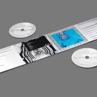 "Atrocity Exhibition", zwei CDs, blaues Wasser mit eintauchender Hand, schwarzes und weißes Zickzackmuster.