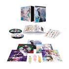 "Re:ZERO", "Starting Life in Another World", Blu-ray Hülle, Manga-Figuren auf einem Heft, Stickerbogen, Illustrationen und Discs.