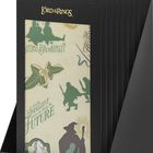 Der Text „Lord of the Rings“ und „MOLESKINE“ sind prominent. Illustration mit Charakter-Silhouetten und botanischen Elementen.
