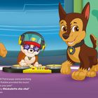 PAW Patrol-Welpen üben Tanzmoves für eine Party. DJ Rubble spielt Musik. Chase tanzt wie ein Huhn.