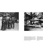 Links: Eine Gruppe älterer Menschen steht draußen für ein Foto zusammen. Rechts: Menschen sitzen unter einem Zelt im Park.