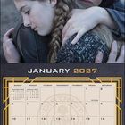Januar 2027 Kalender mit Text: "Since the last games... I can see it... Hope." Zitat von Prim. Drückt Umarmung aus.