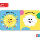 "My Cozy Cloth Book" oben links. Links ist eine fröhliche Sonne, rechts eine lächelnde Wolke auf pastellfarbenem Hintergrund.