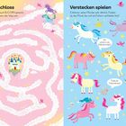 "Das Wolkenschloss" und "Verstecken spielen" oben. Einhorn-Illustrationen in bunten Farben, rosa Wolkenweg, Schloss.