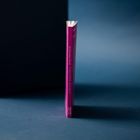 Buchrücken mit Text "Virginia Woolf". Pink vor blauem Hintergrund, Buch steht aufrecht.