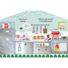 In einer Küche: "Time to get cooking", "Will you help look for three yellow foods?", und "hot soup". Verspielte Kochszene.
