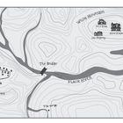 Ein topografisches Karten-Design zeigt Orte wie "Black River", "The Bridge", "Angel Lake", "Black River Town" und "White Mountain".