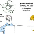 Links: "Why not close your eyes..." Ein Mann kritzelt mit geschlossenen Augen. Rechts: Ein Laptop auf einem dekorativen Tortenständer.