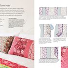 Rosy pillowcases. Anleitung zum Nähen von Kissenbezügen. Sechs Schritte, Stoff mit Blumenmustern, farbenfrohe Bettwäsche.