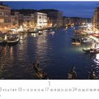 Kalender mit Foto von beleuchtetem Canal Grande in Venedig bei Nacht. Gondeln und historische Gebäude sind sichtbar.