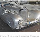 "Mercedes 500K" und "CASARES EDITION" sind die Texte. Ein silbernes, klassisches Auto mit geschwungenem Design.