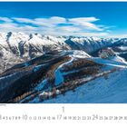Frankreich, Auron, Alpes-Maritimes. Schneebedeckte Berglandschaft unter blauem Himmel.