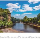 "Dordogne" steht unten links. Eine ruhige Flusslandschaft umgeben von grünen Bäumen und einem Felsen bilden die Szene.