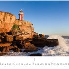 "Lighthouse South Head", Kalender mit Steilküste, rot-weißem Leuchtturm, rauschenden Wellen und klarem Himmel im Hintergrund.
