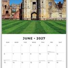 Juni 2027, Kalender. Bild von einer alten Burg mit Türmen, umgeben von grüner Wiese, blauer Himmel im Hintergrund.