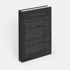 Buchtitel: "FORMAFANTASMA". Texte definieren "Form" und "Ghost". Schwarzer Einband mit goldener Schrift. Verlag: PHAIDON.