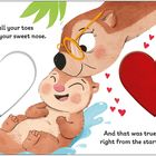 Zwei Otter, ein großer mit Brille küsst einen kleinen. Text: "I love tickling your toes and kissing your nose."