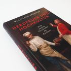 Text: "HERDFEUER UND HOCHKULTUR. Eine andere Geschichte des Kochens." Zwei Köche in historischer Kleidung beim Kochen.