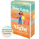 "Mit Farbschnitt nur in limitierter Erstauflage. Buchcover-Illustration mit Pärchen vor Sonnenuntergang und Lichterketten."