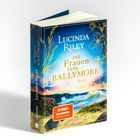Text: Lucinda Riley, Die Frauen von Ballymore. Illustration eines Ozeans bei Sonnenuntergang mit Blumenranken.