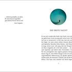 Zitat von Iwan Turgenjew: "...vielleicht geschaffen, um allein für einen kurzen Augenblick ganz deinem Herzen nah zu sein?" Darunter der Titel "DIE ERSTE NACHT" und ein Text. Rechts oben ein rundes Bild mit einem kleinen silhouettierten Menschen vor einem sternenreichen Himmel.