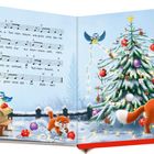 Noten und Text von „O Tannenbaum“, daneben ein festlich dekorierter Baum. Ein Fuchs, ein Hase und ein Schneemann sind dabei.