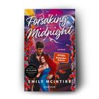 Text: "Forsaking Midnight", "Roman", "SPIEGEL Bestseller-Autorin", "AB 18 JAHRE", "Emily McIntire", "everlove". 

Illustration: Ein Paar steht vor einem dramatischen Himmel mit Blitz.
