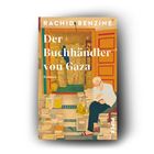 „Rachid Benzine“, „Der Buchhändler von Gaza“, „Roman“, „Piper“. Illustration eines Mannes, der vor Bücherstapeln sitzt.