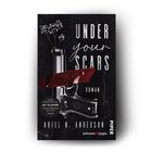 "UNDER your SCARS" Roman, Ariel N. Anderson, Piper. Eine Pistole mit roten Band und weißen Blüten verziert.