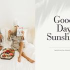 Text: "Good Day Sunshine. SMOOTHIES & FRÜHSTÜCK." Zwei Personen im Bett, lesen Zeitschriften, Frühstückstablett dazwischen.
