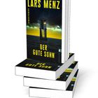 Buchtitel: "Der gute Sohn" von Lars Menz. Cover zeigt einen Wachturm bei Nacht mit dramatischem Himmel.