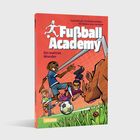 „Fußball Academy“, „Ein wahres Wunder“ – Kinder spielen Fußball neben einem Nashorn, im Vordergrund Gras.
