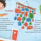 Texte: "Die Wichteltür", Adventskalender mit Geschenken und Schokolade, Leo und Ida. 
Illustration: Ein Kind und bunte Pakete.