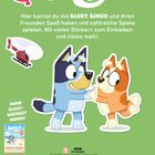 "Hier kannst du mit BLUEY, BINGO und ihren Freunden Spaß haben und zahlreiche Spiele spielen." Illustration von Bluey und Bingo.