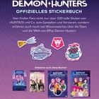 NETFLIX KPOP DEMON HUNTERS OFFIZIELLES STICKERBUCH. Sticker, Bücher; Lila Hintergrund; Sticker: Besen, Logo, Text.