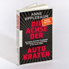 „Die Achse der Autokraten“ von Anne Applebaum. Schwarz-rotes Buch mit „SPIEGEL Bestseller“-Sticker auf dem Cover.