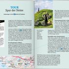 Tour: Spur der Steine. Unterwegs in der Steinzeit auf Anglesey. Text über prähistorische Stätten und Landschaft, Karte unten.