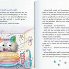 Zwei Seiten aus einem illustrierten Kinderbuch. Links unten eine bunte Katze hinter Tellern. Text beschreibt Geräusche.