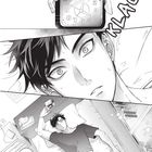 Kapitel 1, KLACK, AUFSTEHEN, BRUDERHERZ! Ein Mann liegt alert im Bett, hält einen Wecker in der Hand.