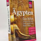 „Ägypten“, „Das Niltal“, „Suez-Kanal und Rotes Meer“. Hintergrund: ägyptische Reliefs mit Figuren und Hieroglyphen.