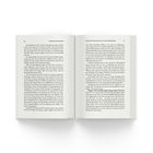 Seitenüberschrift links: "Die Bausteine der Dividendenfabrik". 
Rechts oben: "Dividenden-ETFs: Der bequeme Weg zu einer soliden Dividendenrendite?" 
Textfluss auf zwei Seiten eines Buchs.