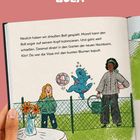 Text: "Neulich haben wir draußen Ball gespielt..." Illustration: Kind, Monster, Nachbarin, Zaun, Tisch mit Vase und Blumen.