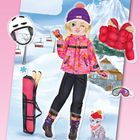 Illustration eines Mädchens in Winterkleidung: Schibrille, Helm, Handschuhe. Im Hintergrund Berge und Skilift.