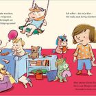 Text über Morgenroutine, spielende Einhörner und ein Kind in einem bunten Schlafzimmer.