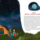 1. Kapitel, Montag – die Erde wird geboren. Jana fragt Papa, woher sie weiß, wo zu Hause ist. Illustration: Zelt, Wald, Sterne.