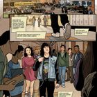 Texte beschreiben den ersten Schultag an der Hawkins High School. Schüler gehen in die Schule, einer im Vordergrund ist stolz auf seine Zugehörigkeit.