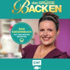 "Das Siegerbuch mit den besten Rezepten", "das große Backen". Eine Frau lächelt. Unten ein EMF-Logo mit einem Fisch.